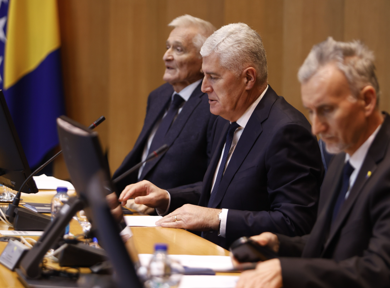 Ademović: Pojedini delegati došli da blokiraju današnju sjednicu