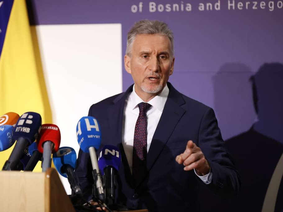 Ademović: Pozvat ću Schmidta da izvrši deblokadu BHRT-a