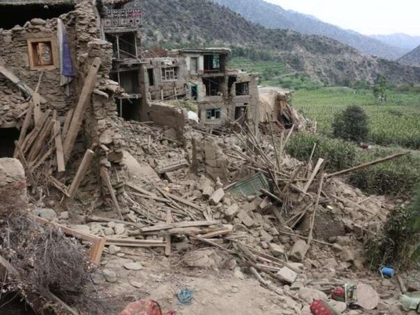Afganistan šalje komandose iz zraka za spašavanje preživjelih iz potresa