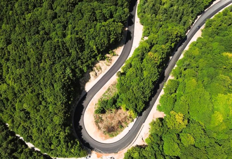 Asfaltirano 800 metara na putu prema Bjelašnici, Šteta objavio fotografije