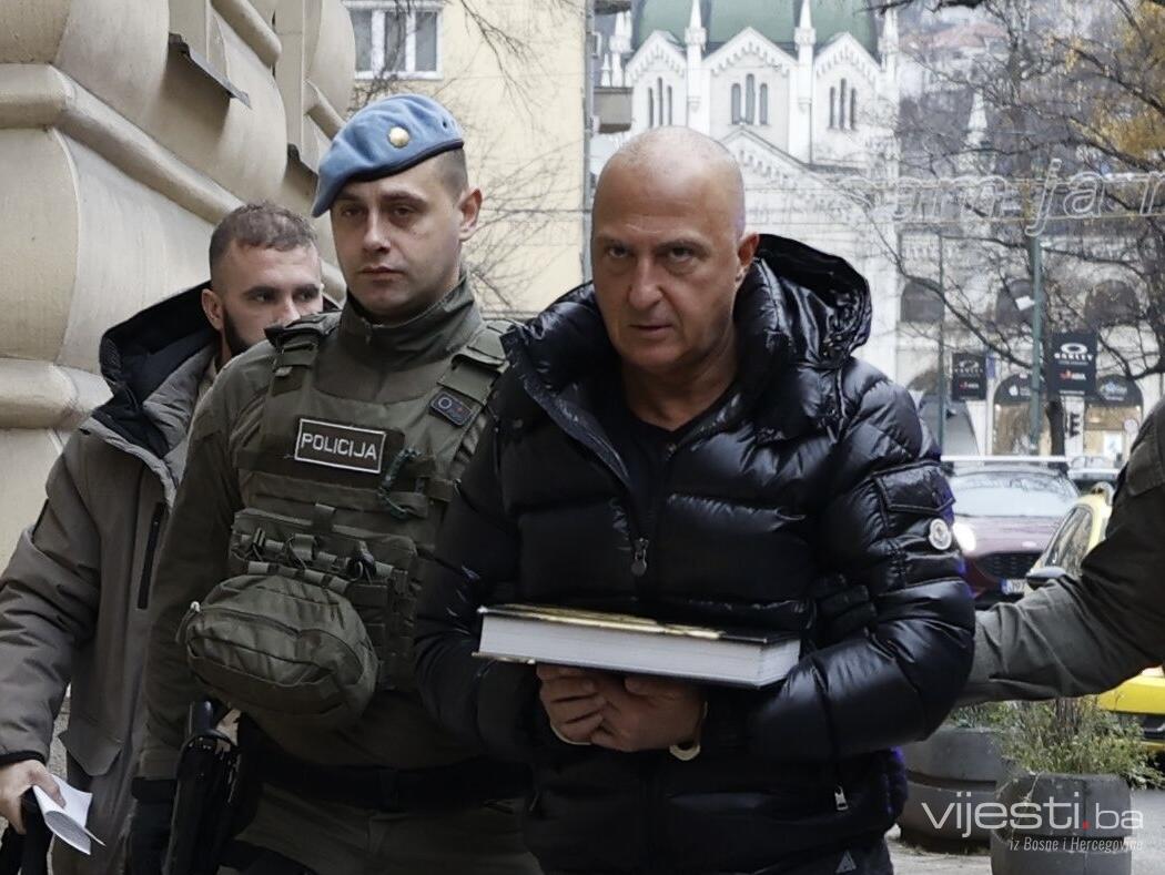 Ajanoviću određen mjesec pritvora, mjere zabrane za Hakalović