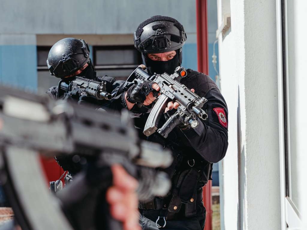 Akcija "Sting" u Istočnom Sarajevu: Pronađeni droga, puška i skoro pola tone duhana