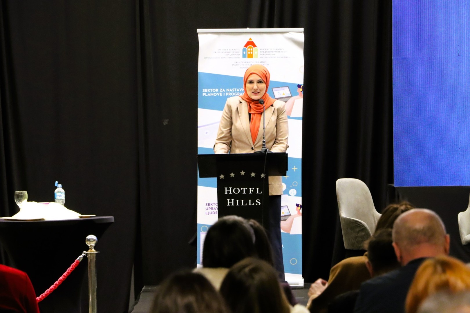 Aktiviraj nauku: Promovisani priručnici za nastavnike biologije, hemije i fizike