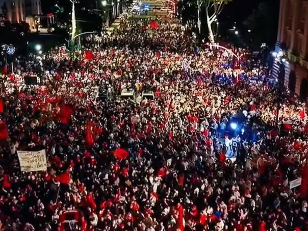 Albanci nastavljaju sa žestokim protestima: Odgovorila im Trumpova kćer