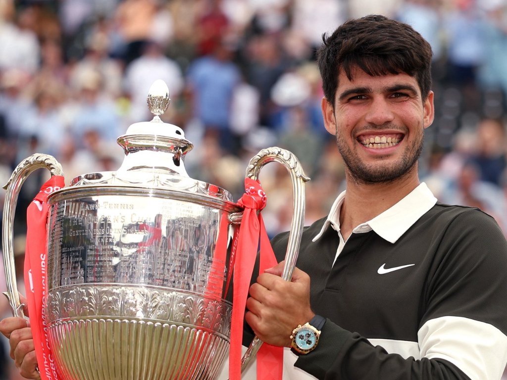 Alcaraz osvojio Queen’s i najavio pohod na Wimbledon