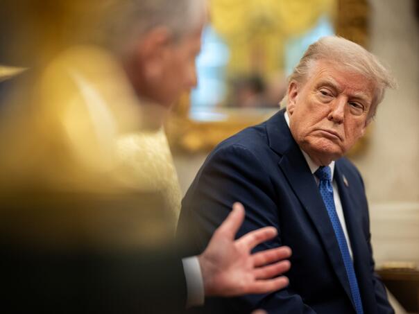 Amazon će uz cijene prikazivati i udio od carina, Trump bijesan