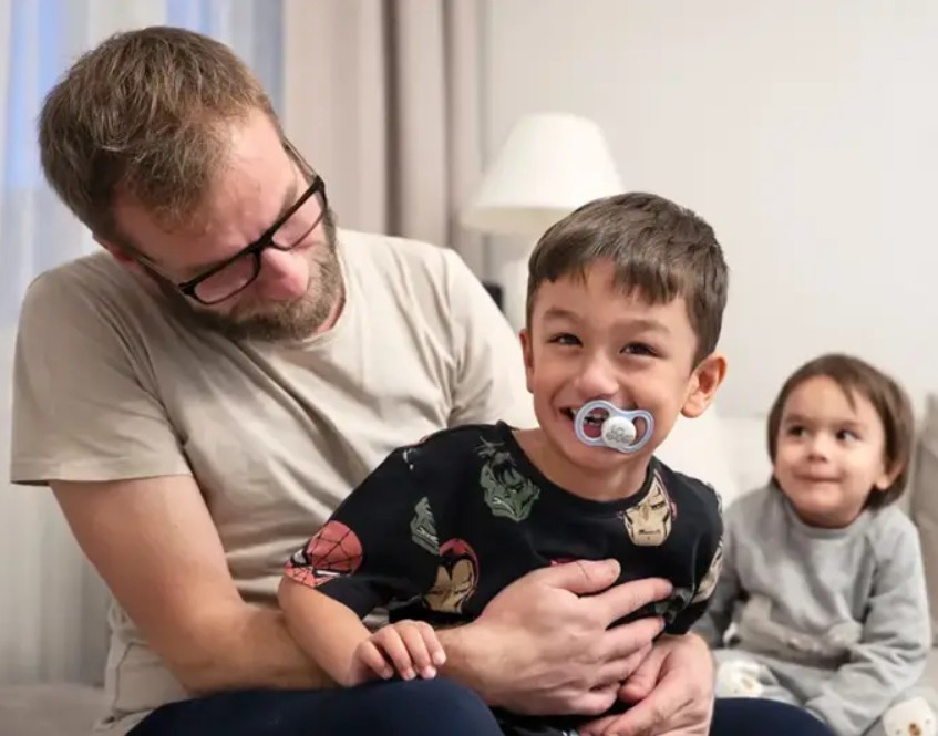 Ambasada BiH u Švedskoj se oglasila o deportovanom dječaku