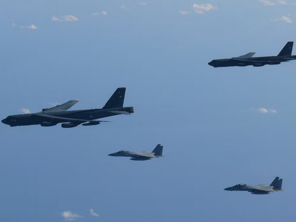 Novi signal Pekingu i Moskvi: Američki bombarderi lete uz japanske lovce