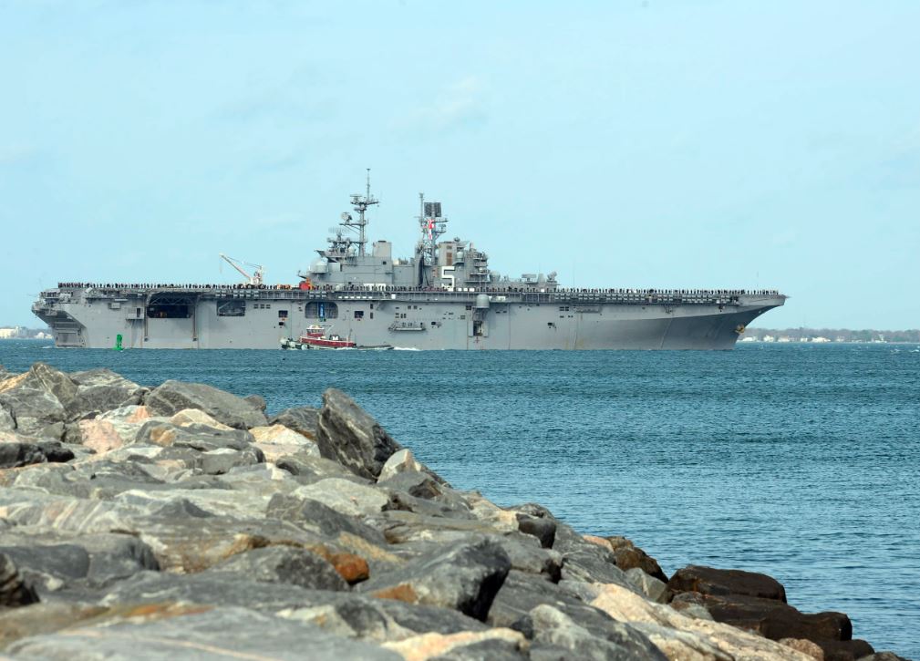 Američki razarač krenuo ka Hormuzu: Iran zaprijetio, brod se okrenuo