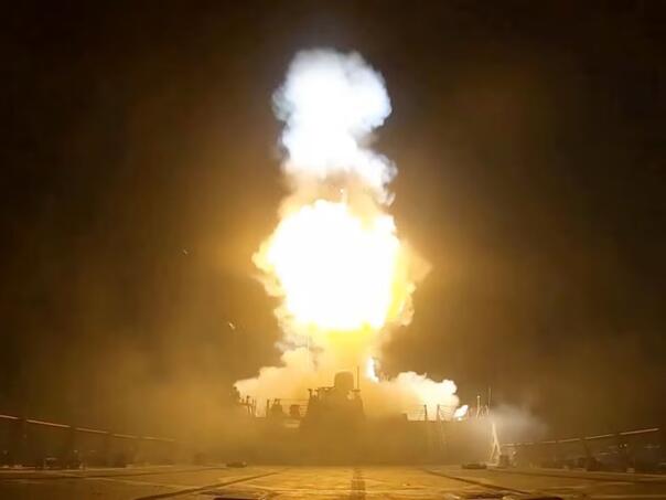 Amerika bombardovala desetine ciljeva, Iran uzvratio napadima na baze SAD-a