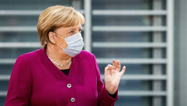 Angela Merkel podržala kratkotrajno potpuno zatvaranje