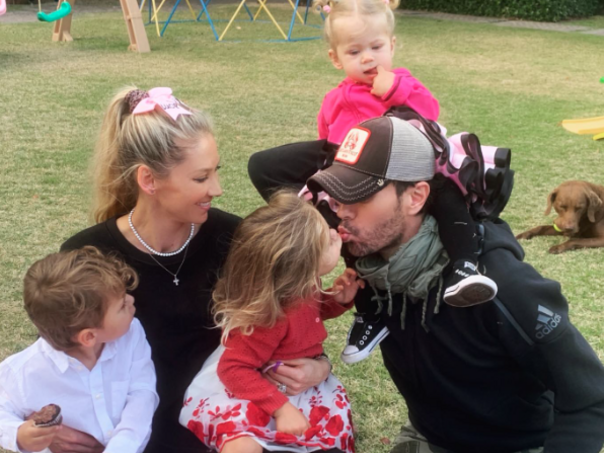 Anna Kournikova rodila četvrto dijete Iglesiasu