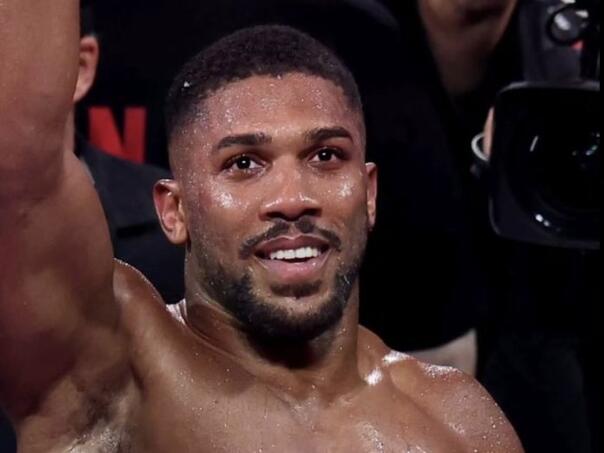 Anthony Joshua navodno završio boksersku karijeru?