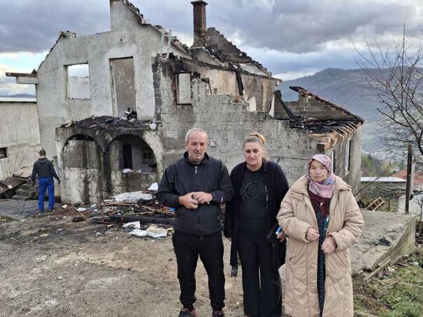 Apel za izgradnju kuće porodici Mujić koja je po drugi put ostala bez pravog doma