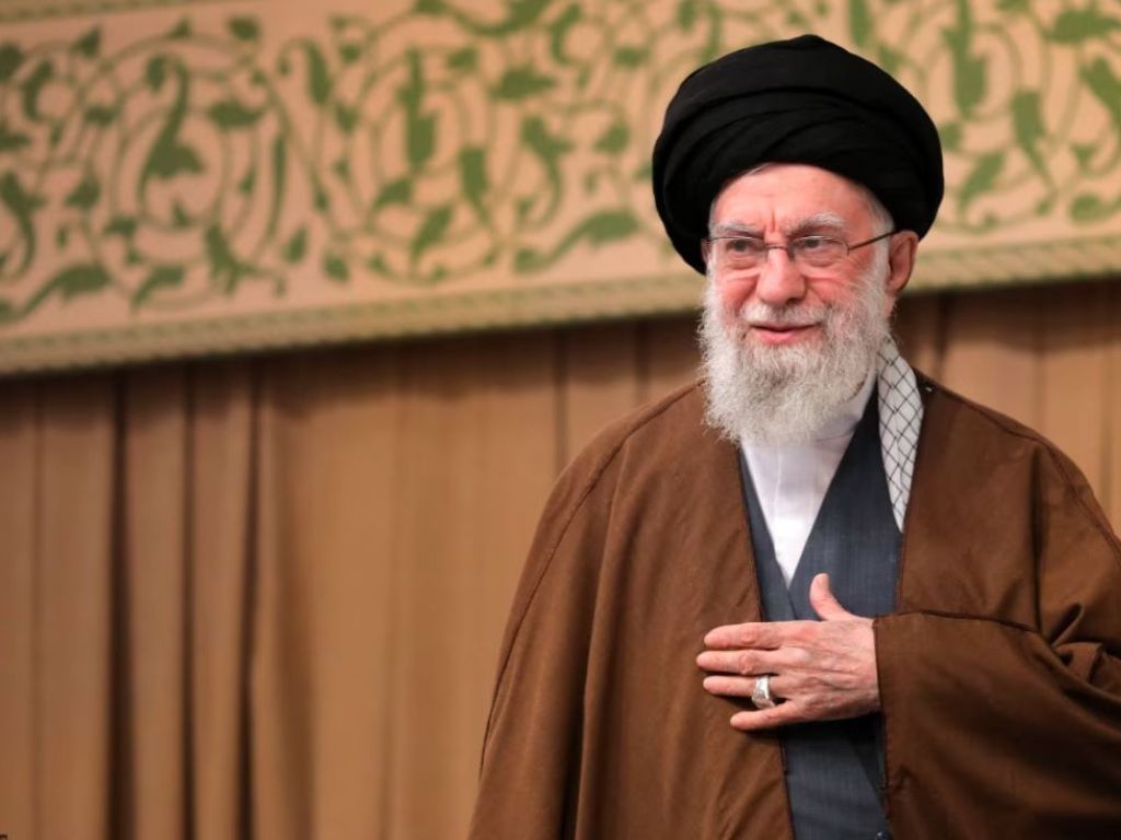 Abbas Araghchi: Ayatollah Khamenei je živ