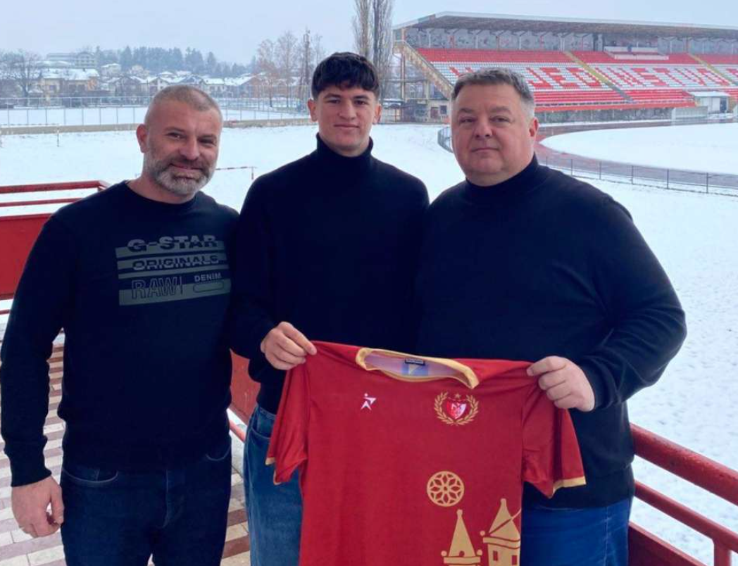 Arjan Malić posjetio NK Jedinstvo klub u kojem je započeo karijeru