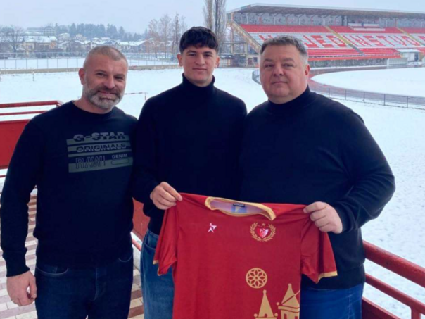 Arjan Malić posjetio NK Jedinstvo klub u kojem je započeo karijeru