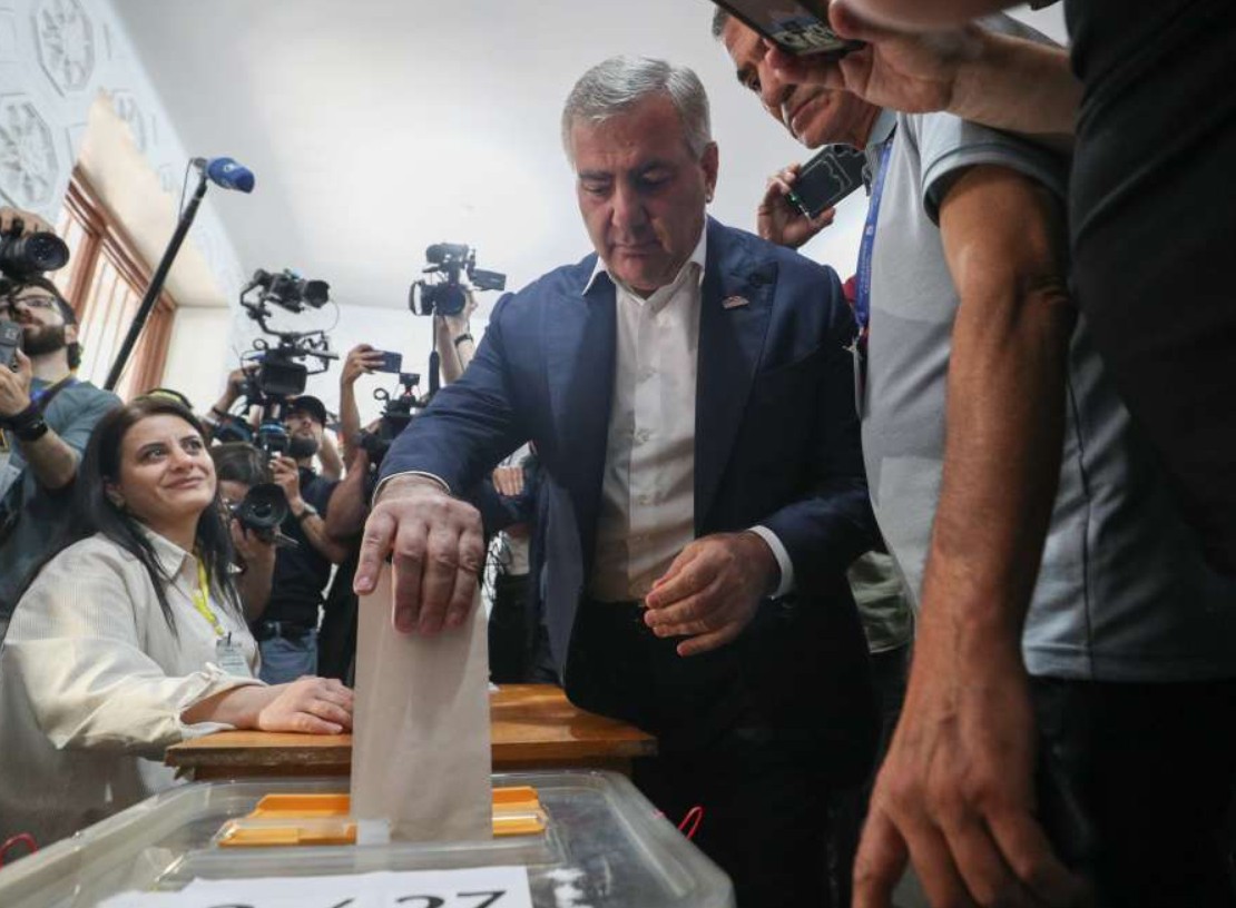 Armenci glasaju na izborima koji se pomno prate u Rusiji i Evropskoj uniji
