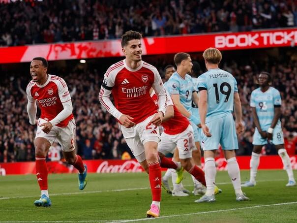 Arsenal na korak do titule: Topnici preuzeli vrh Premier lige