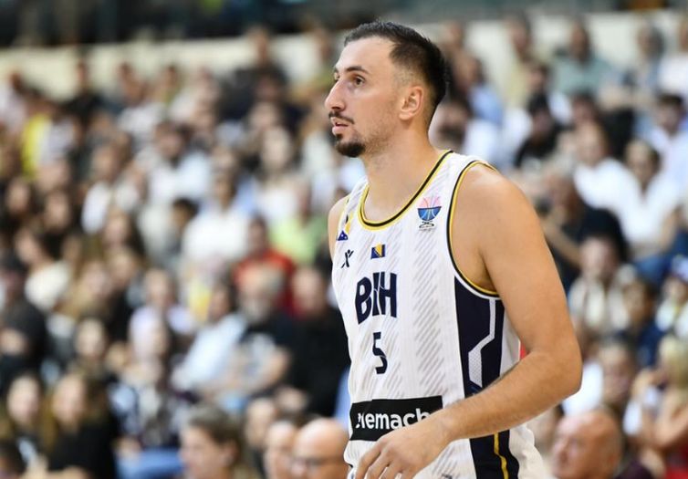 Atić se izvinio nakon utakmice protiv Srbije