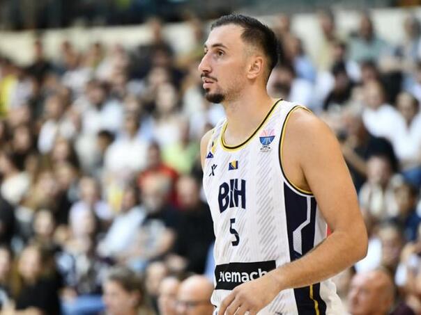 Atić se izvinio nakon utakmice protiv Srbije