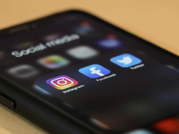 Australija zabranjuje društvenih mreža za mlađe od 16 godina