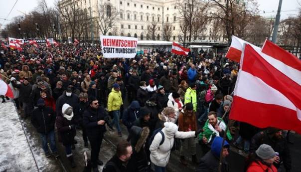 Austrijanci protestuju zbog mjera: Kurz mora da ide