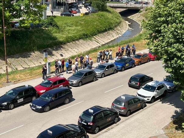 Auto-škole izlaze na ulice: U utorak najavili kolaps u Tuzli