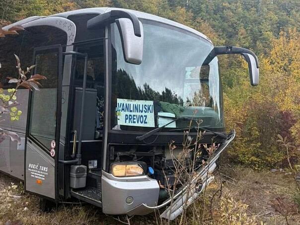 Autobus s fudbalerima Famosa sletio s ceste, utakmica u Goraždu odgođena