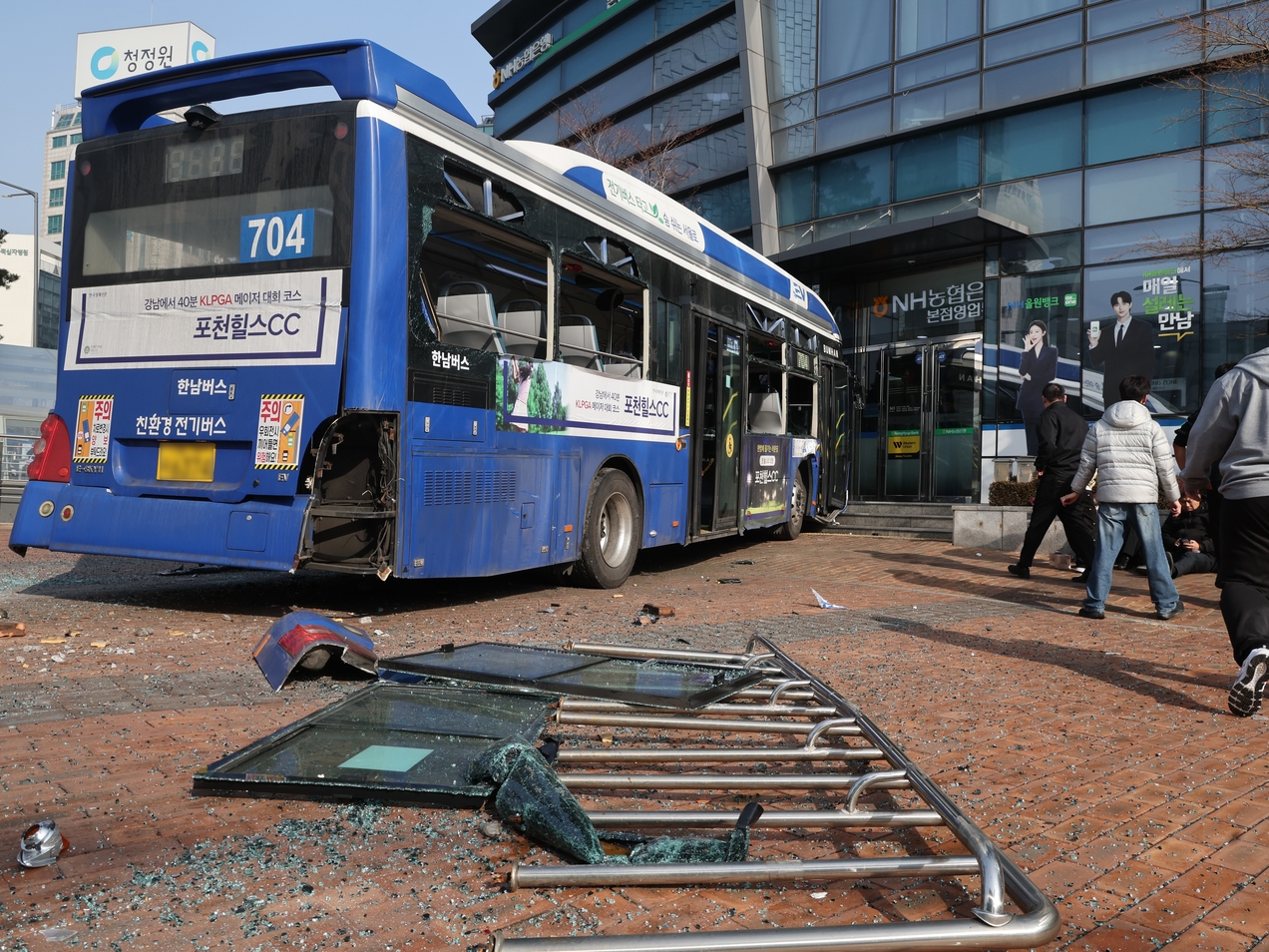 Autobus udario u zgradu u Seulu, povrijeđeno 13 osoba