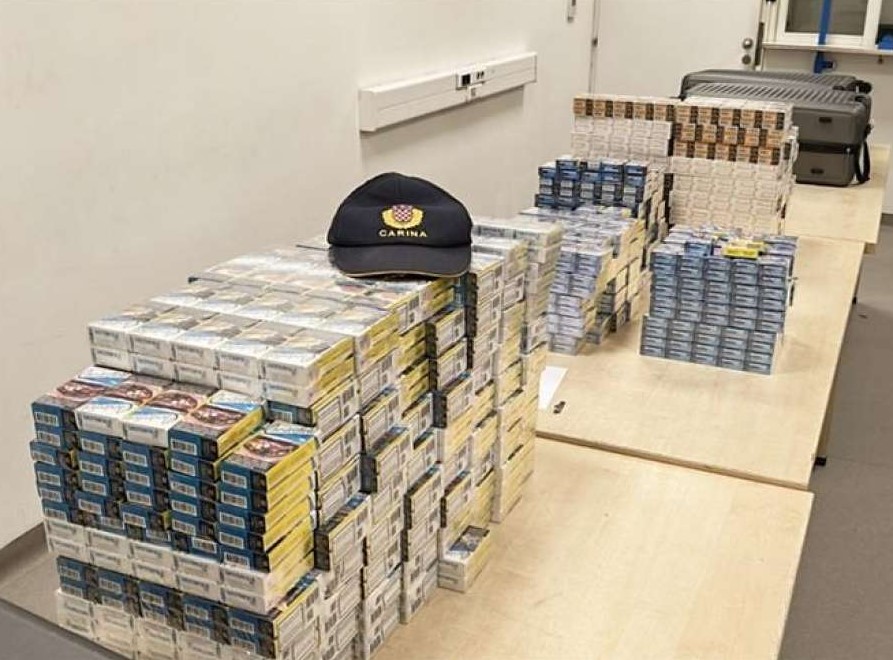 Autobusom pokušao švercati cigarete u EU