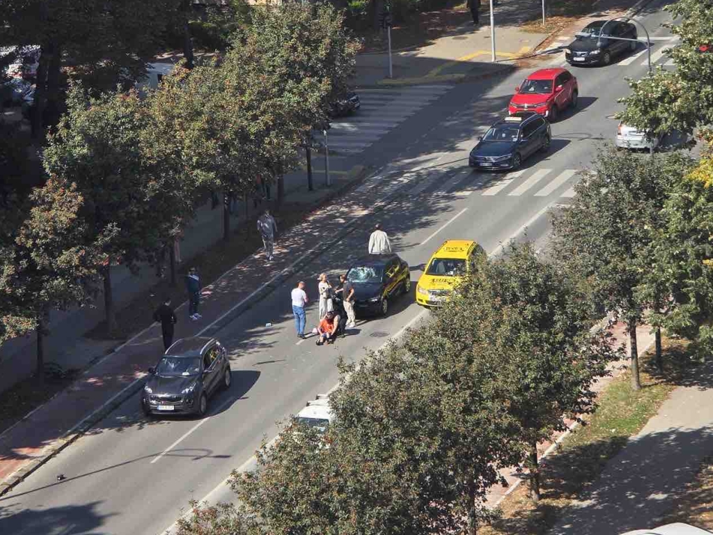 Automobil udario maloljetno dijete, odmah stigla hitna pomoć