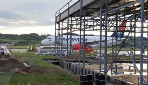 Avion iz Rusije sa 70 državljana BiH sletio na Aerodrom Banja Luka