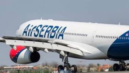 Avion prinudno sletio u Crnoj Gori: Putnica vidjela da varniči ispod njenih nogu