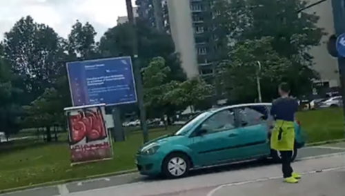 Bahati vozač se kretao automobilom po pješačkoj stazi