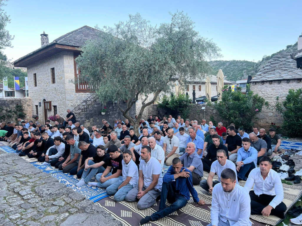 Bajram-namaz klanjan u Sultan Selimovoj džamiji u Stocu