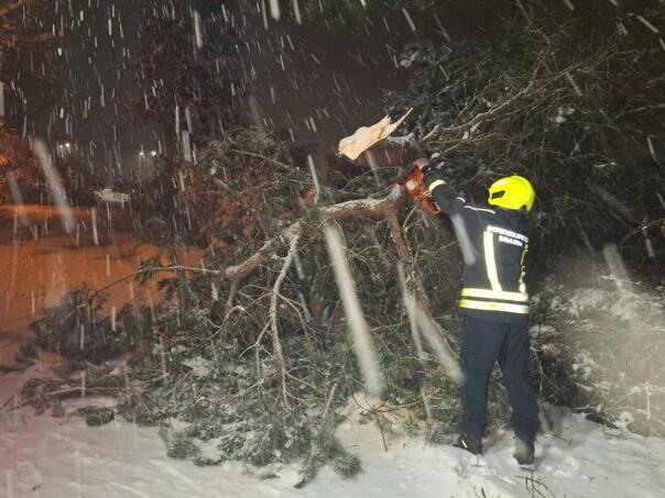 Banjalučki vatrogasci imali pune ruke posla