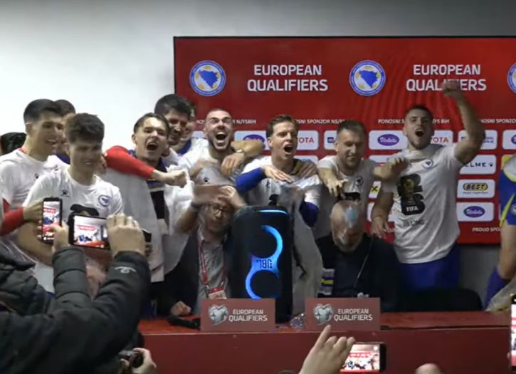 Barbarez pokušao održati press, Zmajevi ga okupali šampanjcem!