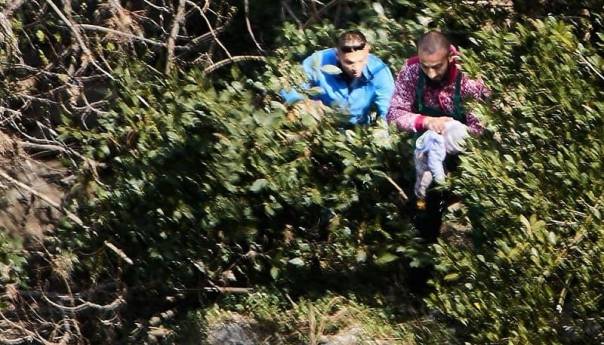 Bebu sa kojom je baka skočila u Moraču spasio švedski parlamentarac