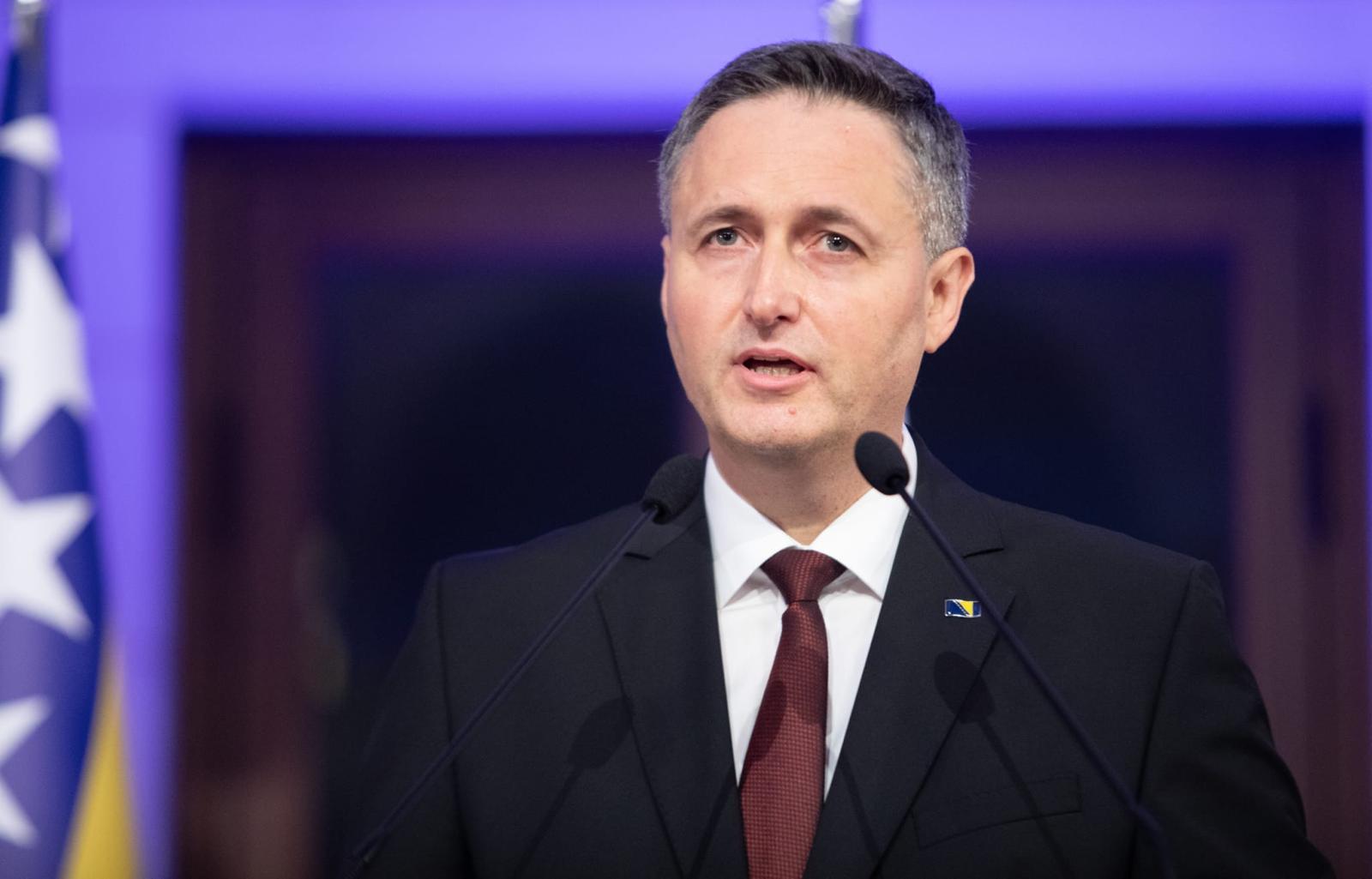 Bećirović: BiH je antifašistička, Armija RBiH časno branila našu zemlju!