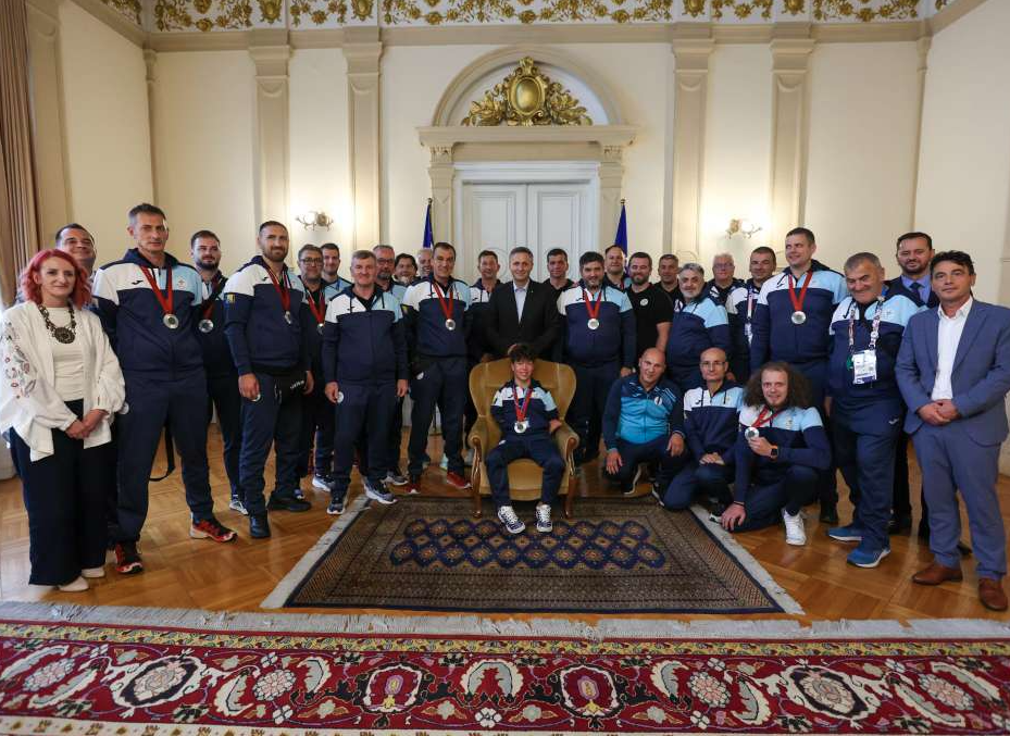 Bećirović čestitao reprezentativcima BiH u sjedećoj odbojci na osvajanju srebrene medalje