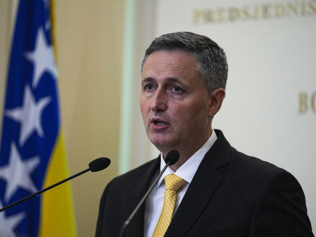 Bećirović: Deveti maj obavezuje nas na antifašističku borbu BiH