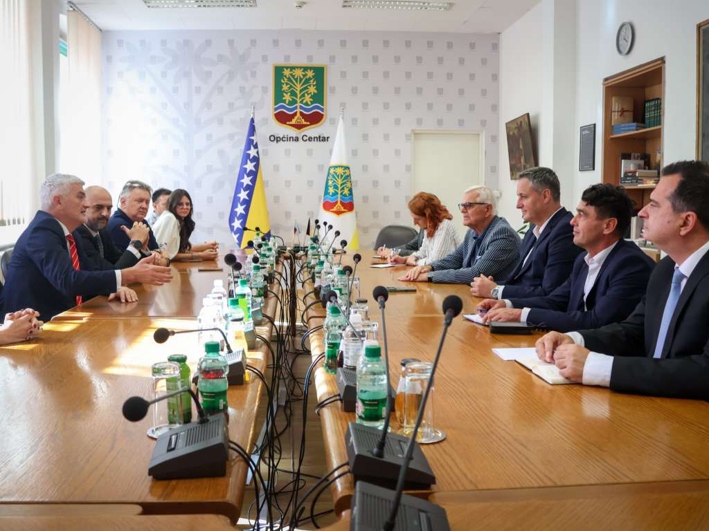 Bećirović i Mandić razgovarali o razvojnim projektima i državnoj imovini