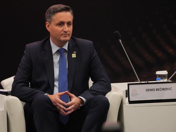 Bećirović u Sofiji: Na samitu se odlučuje o važnim pitanjima za region