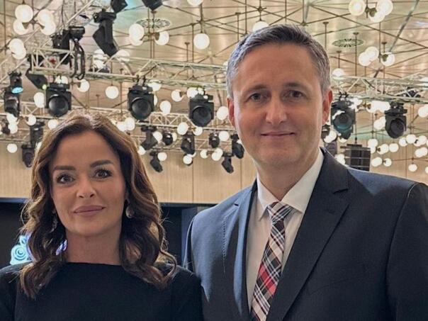 Bećirović o učešću supruge na forumu: Nećemo prepustiti prostor neprijateljima države