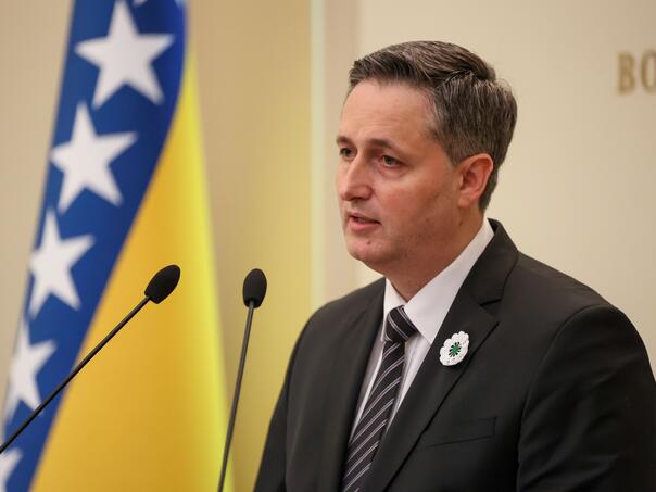 Bećirović otkrio ko je pokrenuo rezoluciju, ulogu Lagumdžije, uputio poruku Srbima u BiH i Srbiji!