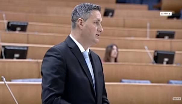 Bećirović: Pogledajte šta radi Čovićev HDZ, pola Evrope su digli na noge