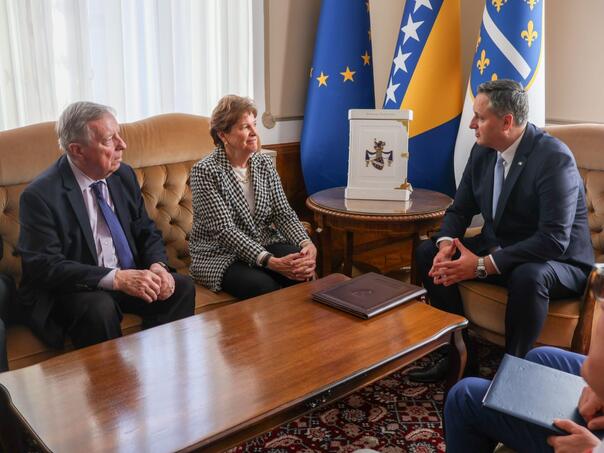 Bećirović s američkim senatorima: SAD moraju zadržati snažan angažman u BiH