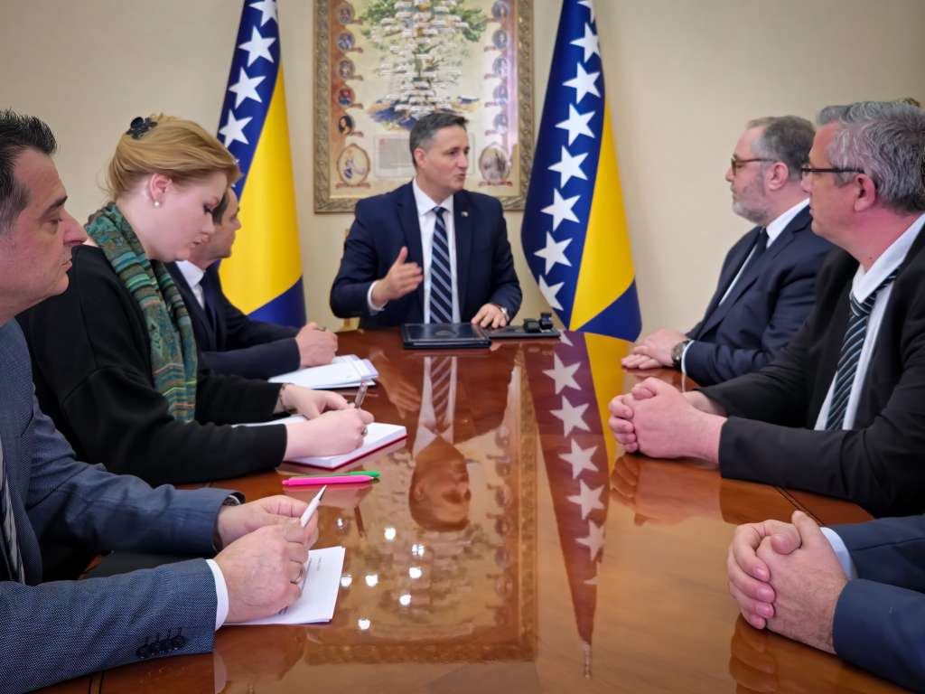 Bećirović sa senatorom Francuske: Ojačati snage EUFOR-a i rasporediti vojne snage NATO-a u BiH 