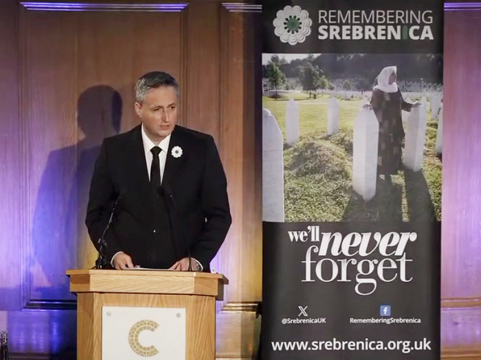 Bećirović: UK, BiH i civilizirani svijet neće zaboraviti genocid u Srebrenici